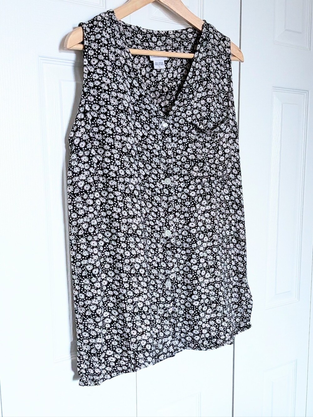 Vintage Floral Soft Bohemian Romance Button-Front Blouse. Size Large.